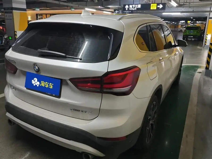 بي إم دبليو X1 2021 sDrive25Li الطراز الرائد