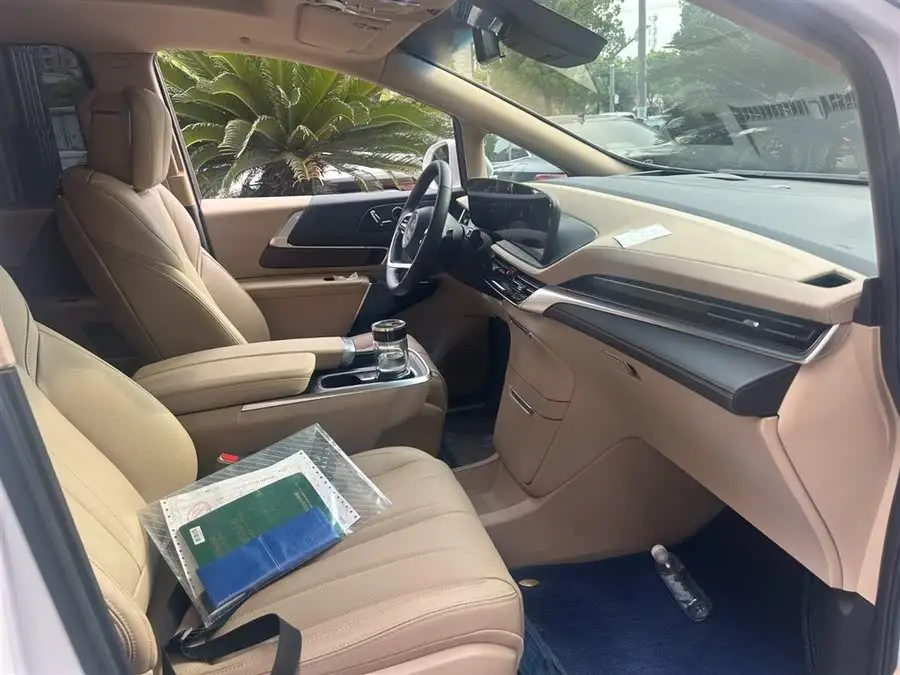 قرن 2023 2.0T فئة البريميوم ذات السبعة مقاعد