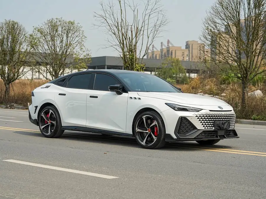 شانغان UNI-V 2024 2.0T الرياضية الكلاسيكية