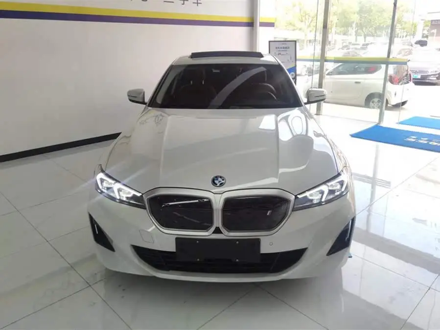 بي إم دبليو i3 2022 eDrive 35 L