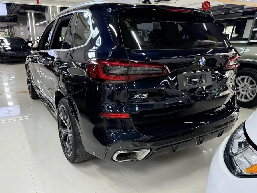 BMW X5 2022 xDrive 40Li M Sport Package