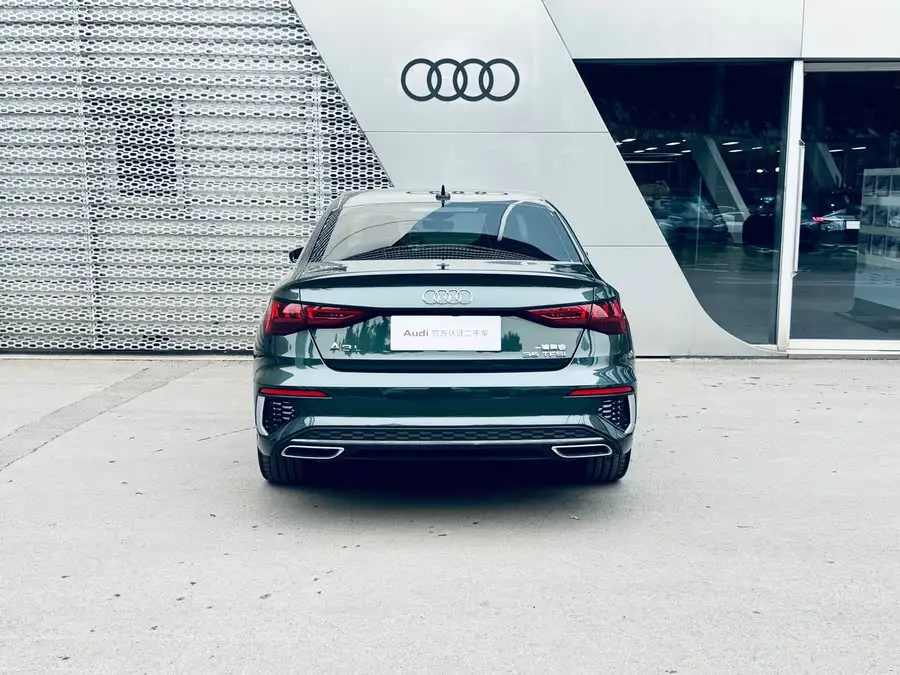 أودي A3 2023 A3L ليموزين 35 TFSI الطراز الرياضي العصري