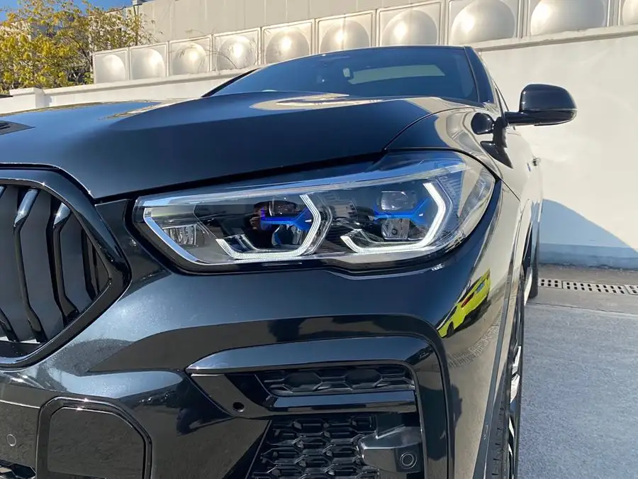 بي إم دبليو X6 2023 xDrive40i الفئة الممتازة حزمة M الرياضية