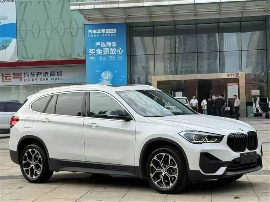 بي إم دبليو X1 2022 sDrive25Li الطراز الرائد