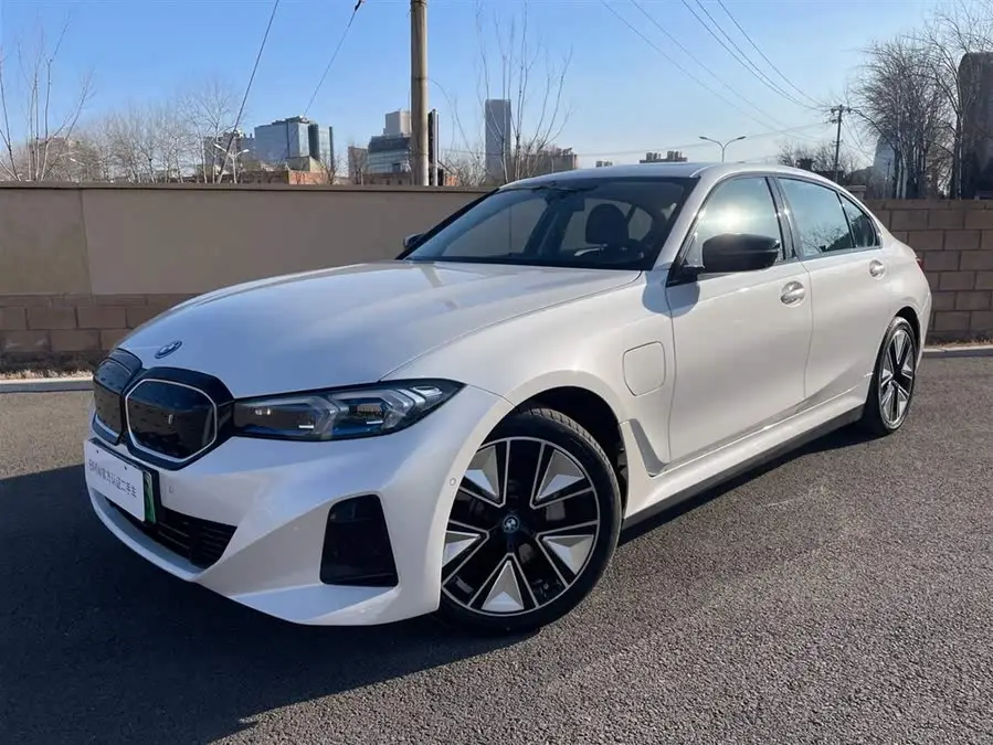 بي إم دبليو i3 2024 eDrive 35 L