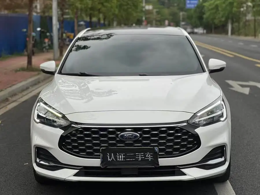 2021 فورد فوكس سيدان إيكو بوست 180 أوتوماتيكي تريند