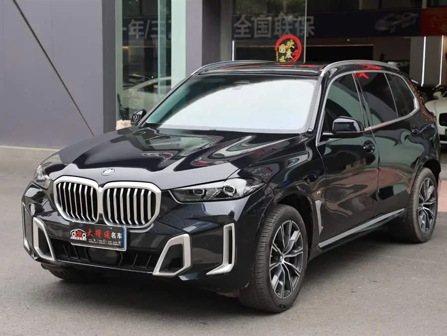 بي إم دبليو X5 2023 xDrive 30Li M حزمة رياضية