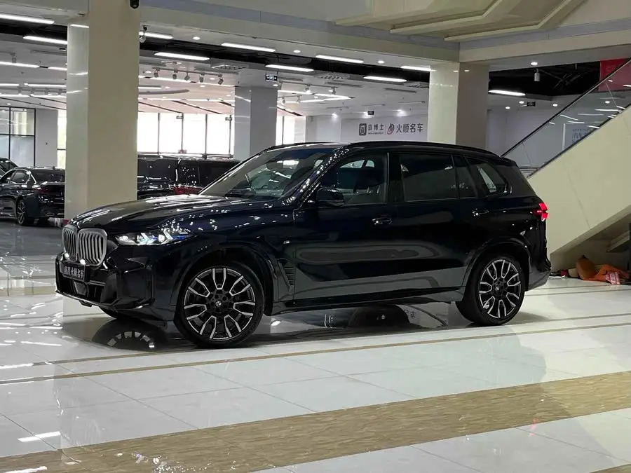 BMW X5 2023 xDrive 40Li M Sport Package