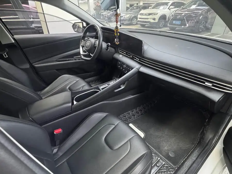 هيونداي إلنترا 2022 1.5 لتر CVT GLS النسخة الرائدة