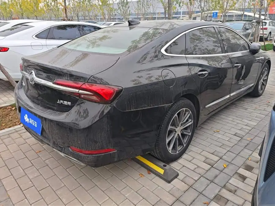 بيوك لاكروس 2022 652T فاخرة