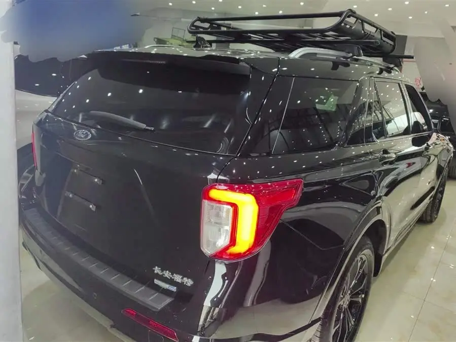 مستكشف 2022 EcoBoost 285 دفع رباعي إصدار الذكرى الثلاثين 7 مقاعد