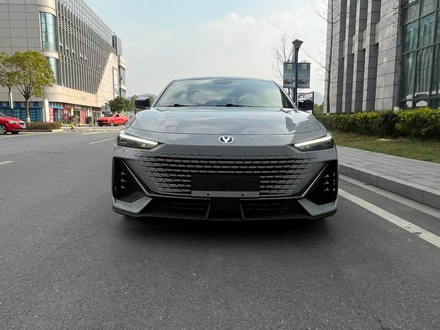 Changan UNI-V 2023 1.5T Premium