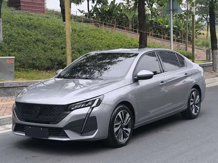 Peugeot 408 2022 1.6T Pursuit Edition