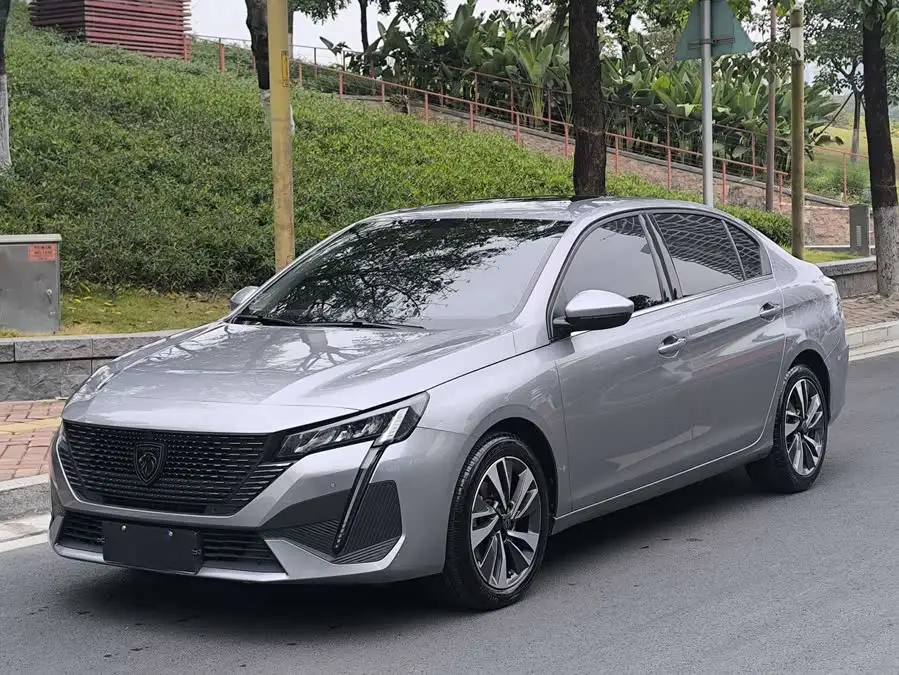 Peugeot 408 2022 1.6T Pursuit Edition