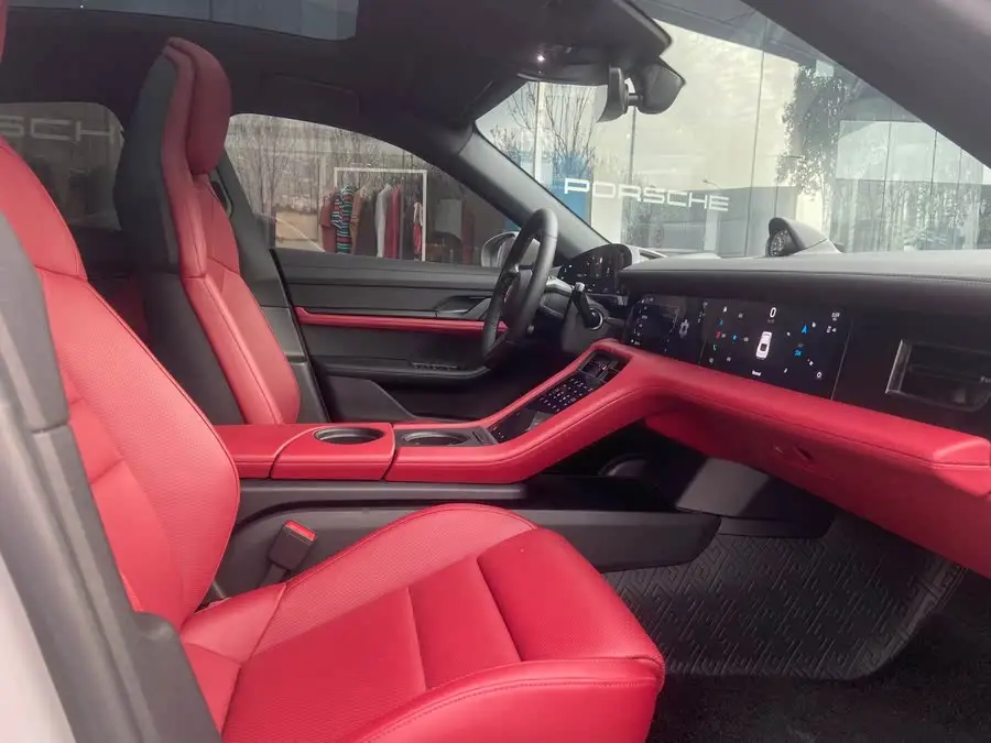 2022 تايكان تايكان 4S