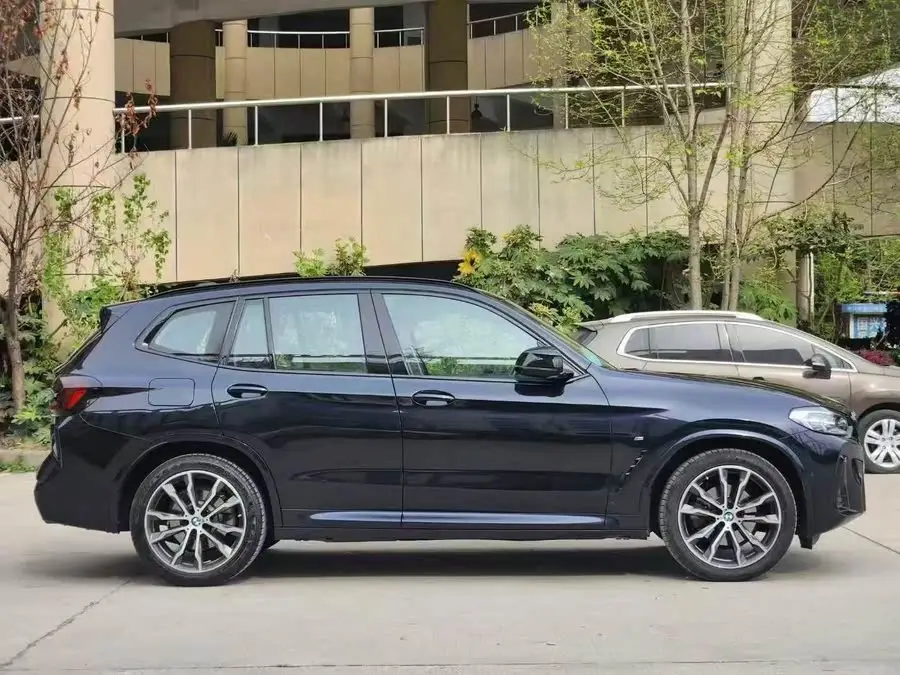 BMW X3 2023 xDrive30i Leading Model M Shadow Package