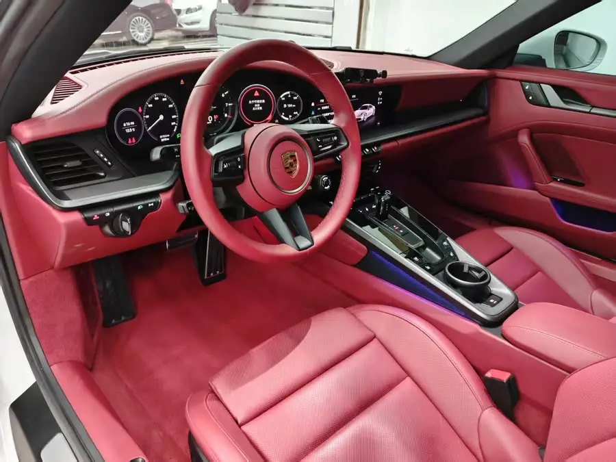 بورش 911 2023 كاريرا 3.0T