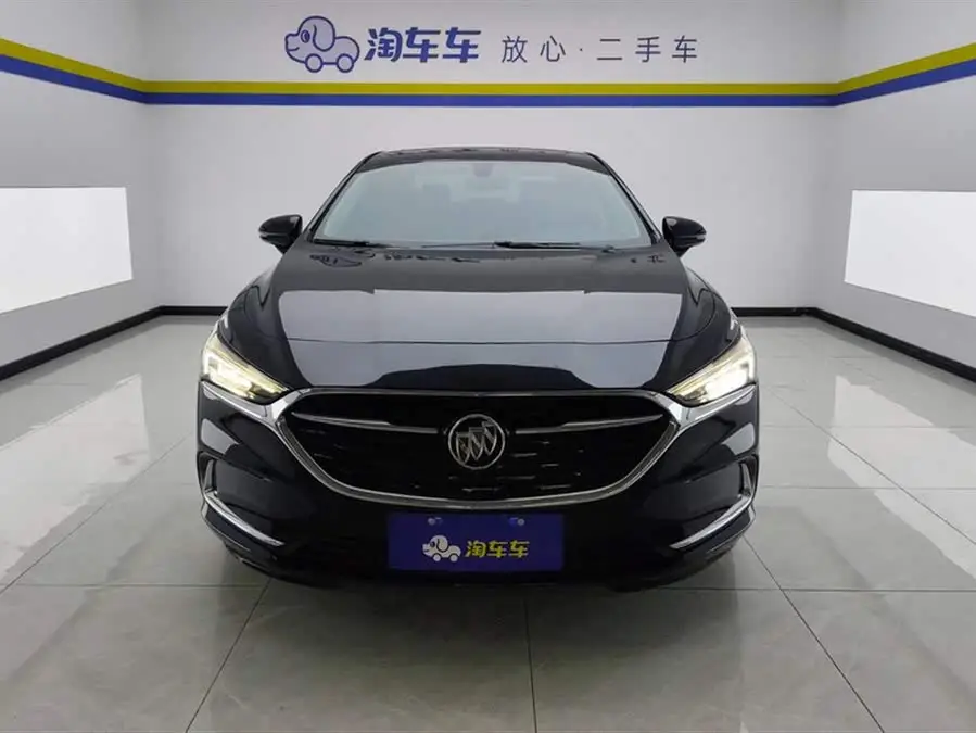 بيوك لاكروس 2022 652T الفاخرة