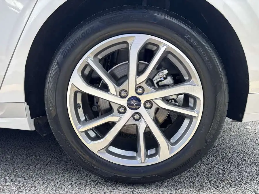 2022 فورد مونديو فاسيليفت إيكوبوست 245 فاخر