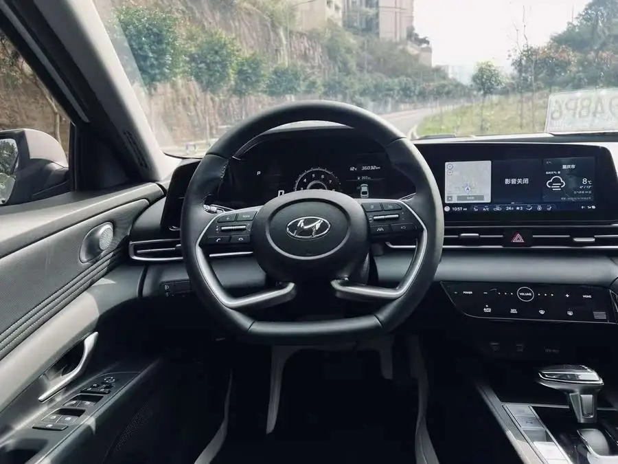 2023 Elantra 1.5L CVT LUX Premium Edition