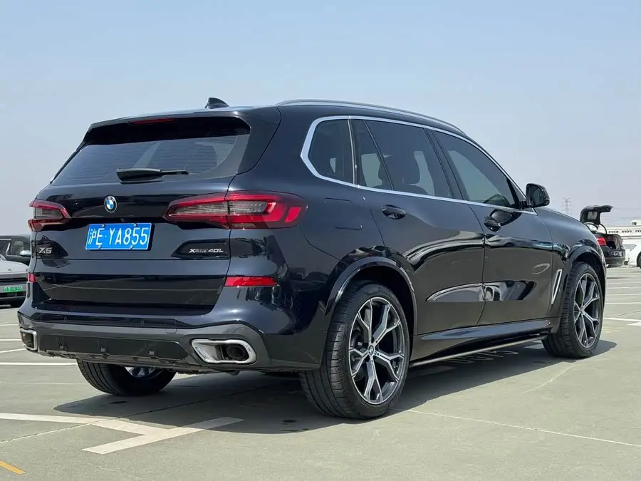 BMW X5 2022 xDrive 40Li M Sport Package