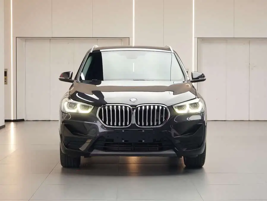 بي إم دبليو X1 2022 sDrive25Li النسخة الرائدة