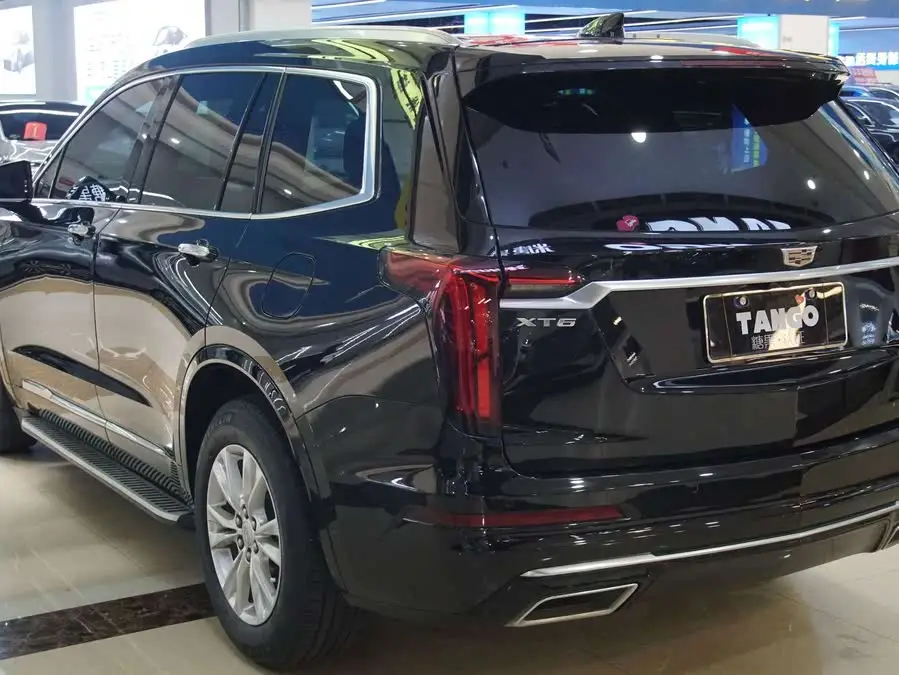 كاديلاك XT6 2021 28T طراز الفخامة بستة مقاعد