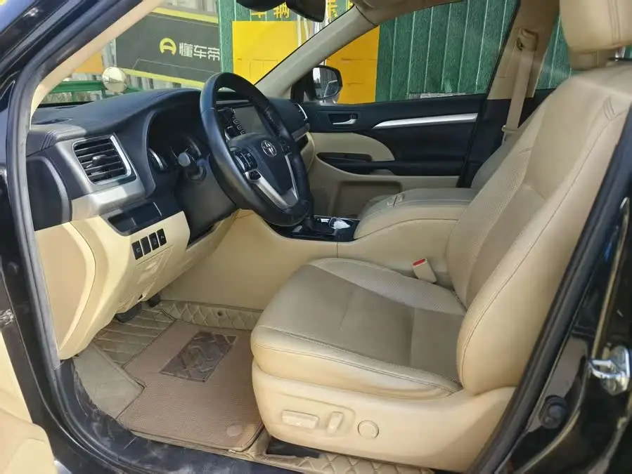 هايلاندر 2021 2.0T النسخة الفاخرة ذات الدفع الرباعي 7 مقاعد