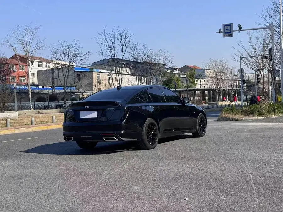 كاديلاك CT5 2022 28T الفاخرة