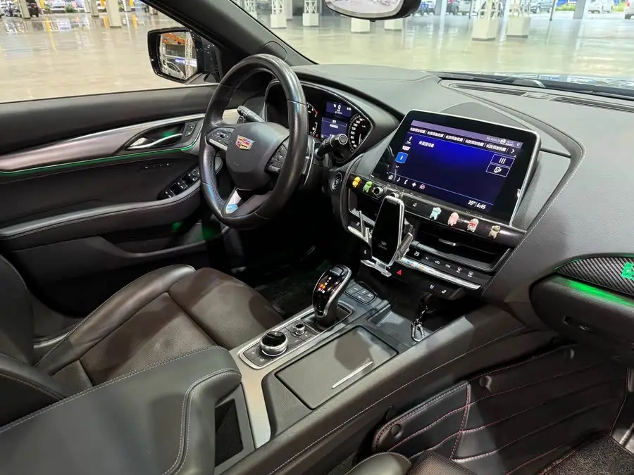 كاديلاك CT5 2020 طراز مُعدل 28T نموذج رياضي متقدم