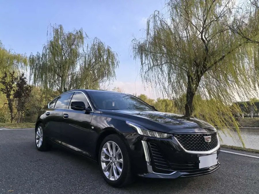 كاديلاك CT5 2023 28T الفاخرة (النسخة القياسية)