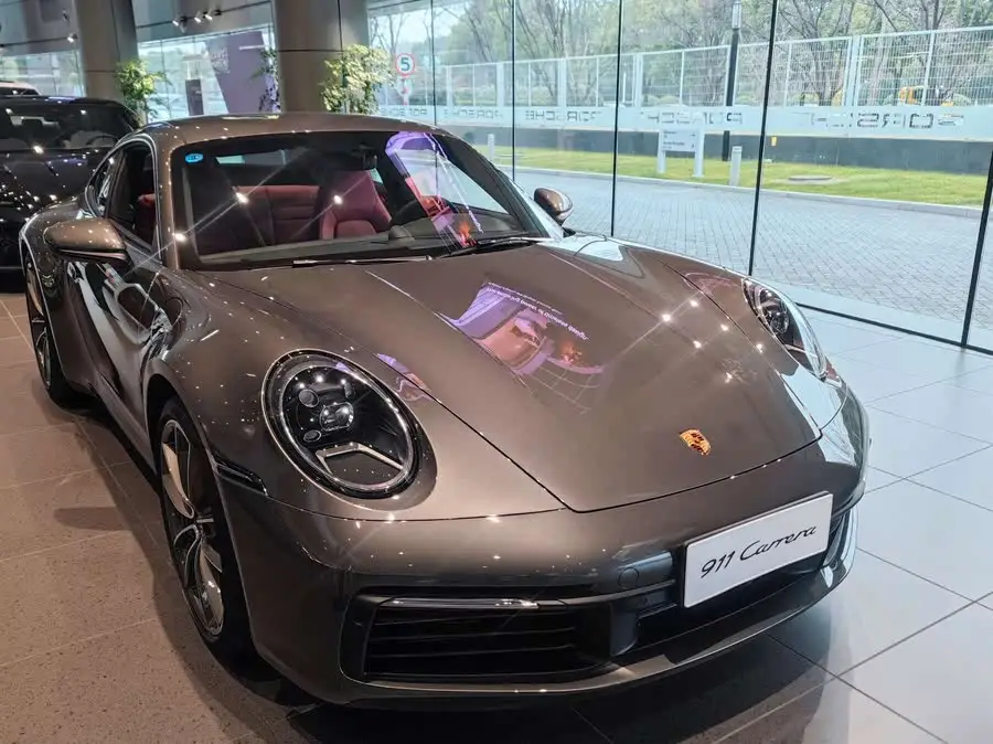 بورش 911 2025 كاريرا T 3.0T