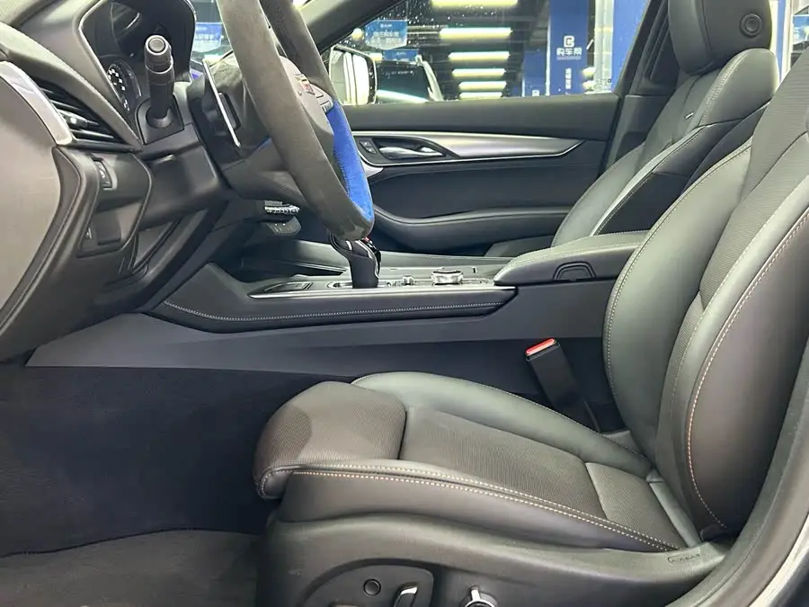 كاديلاك CT5 2021 28T الطراز الرياضي المتقدم