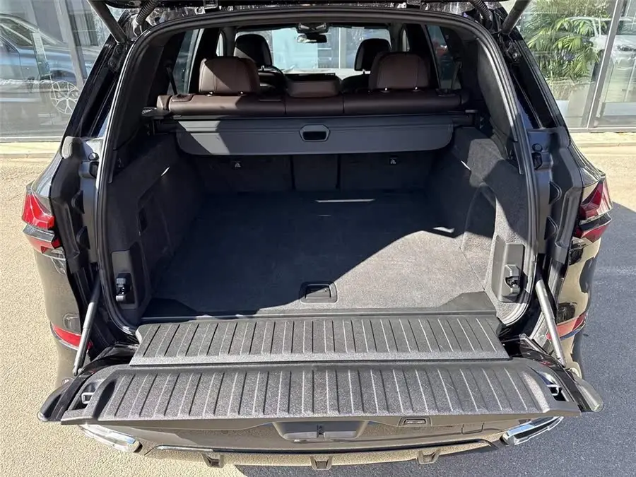 BMW X5 2023 xDrive 40Li Exclusive M Sport Night Package