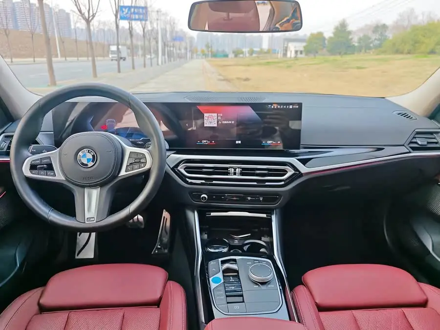 بي إم دبليو i3 2022 eDrive 35 L