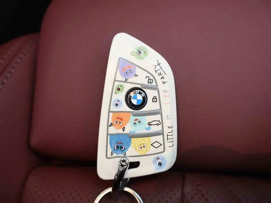 بي إم دبليو iX3 2024 طراز القيادة