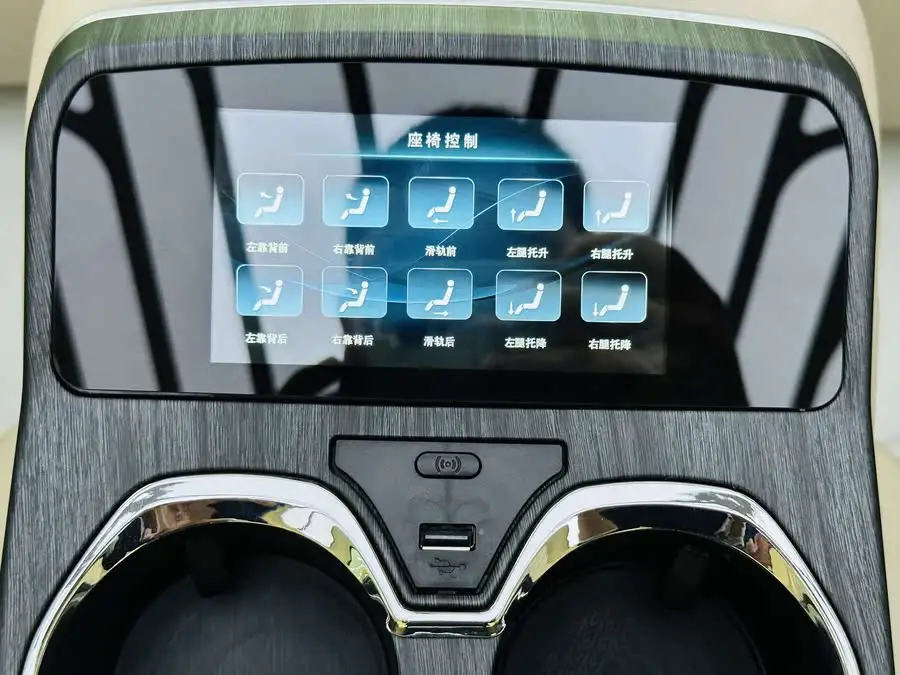 فئة الأعمال 7 مقاعد 2.0T فيتو 2021