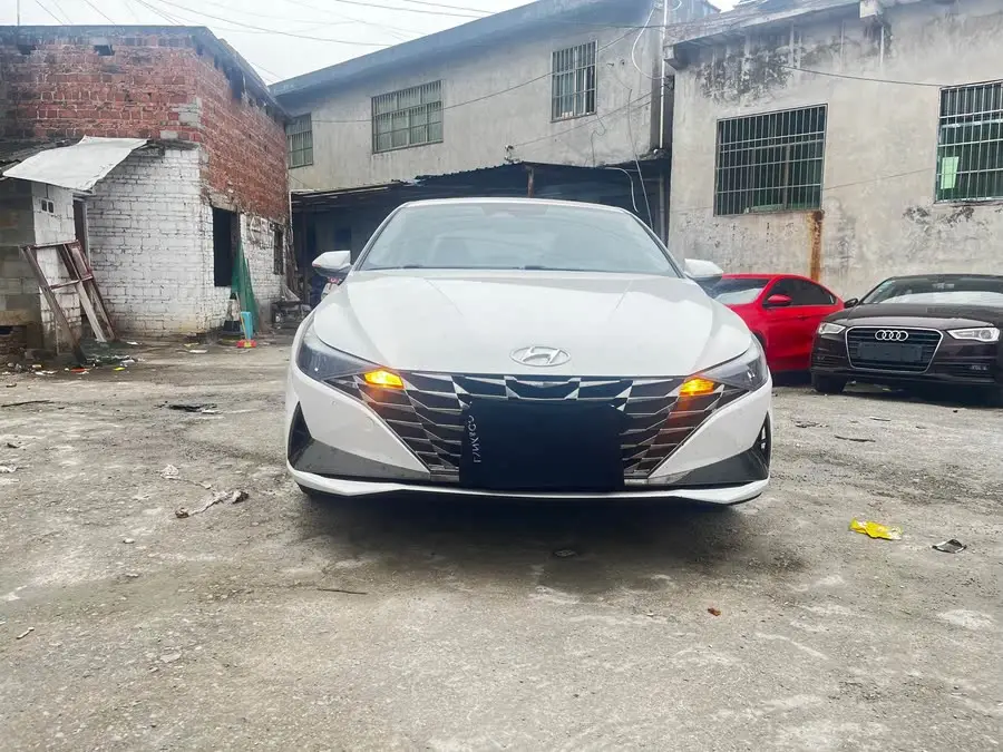 2021 Elantra 1.5L CVT LUX Premium