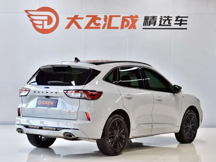 2024 فورد إيسكايب إيكوبوست 245 دفع رباعي ST-Line Pro