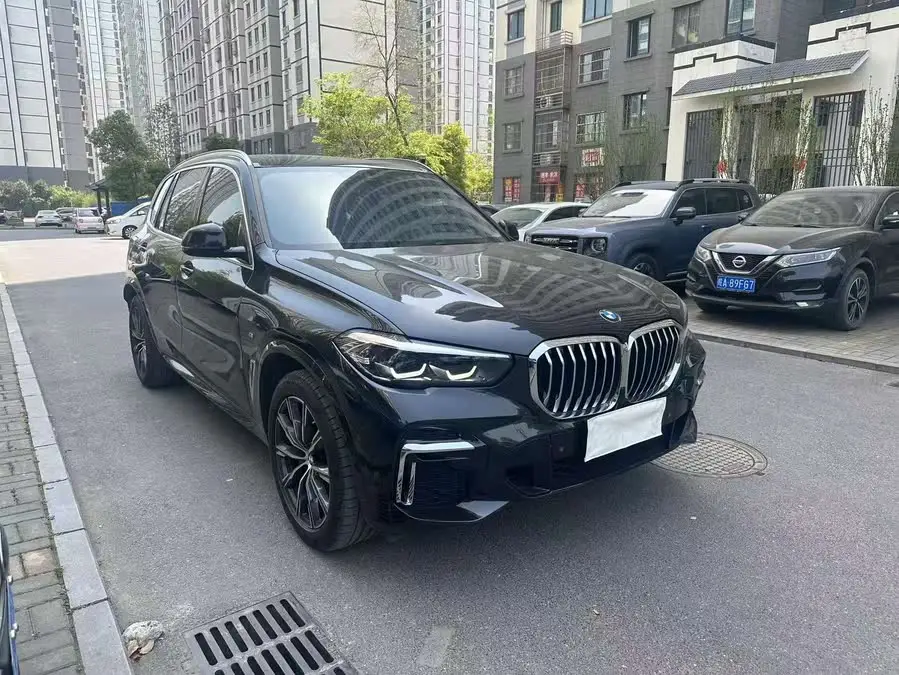 بي إم دبليو X5 2022 طراز مُعدل xDrive 30Li حزمة M الرياضية
