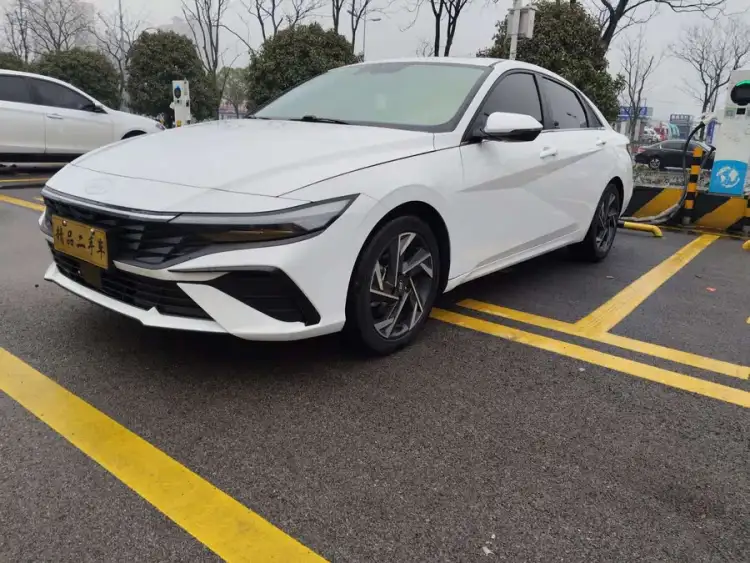 Elantra 2023 1.5L CVT LUX Premium Version