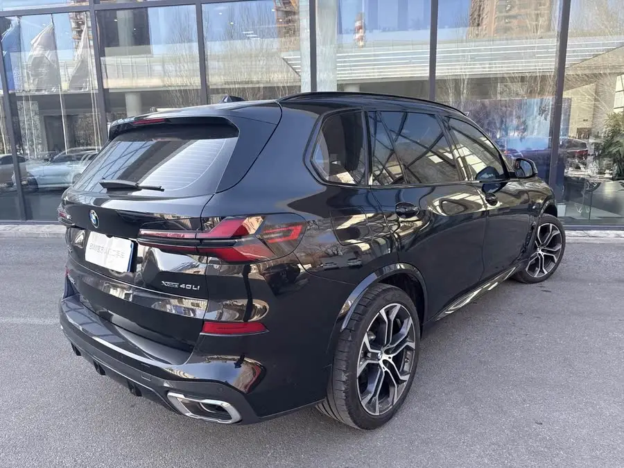 BMW X5 2023 xDrive 40Li M Sport Black Night Package