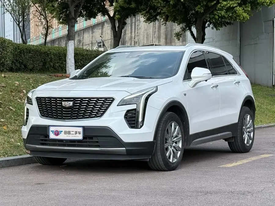 كاديلاك XT4 2022 28T فاخرة ذات دفع ثنائي