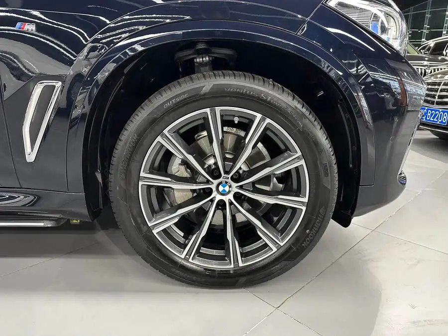 BMW X5 2022 xDrive 30Li Luxury M Sport Package