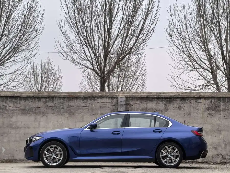 بي إم دبليو i3 2022 eDrive 35 L