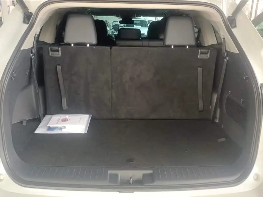 هايلاندر 2022 هايبرد 2.5 لتر دفع رباعي بريميوم 7 مقاعد