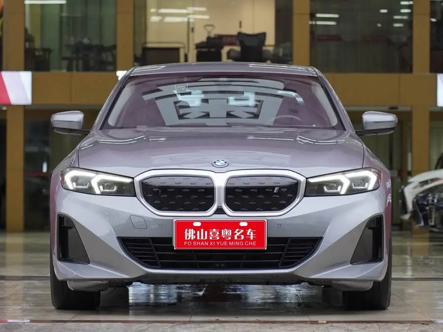 بي إم دبليو i3 2022 eDrive 35 L