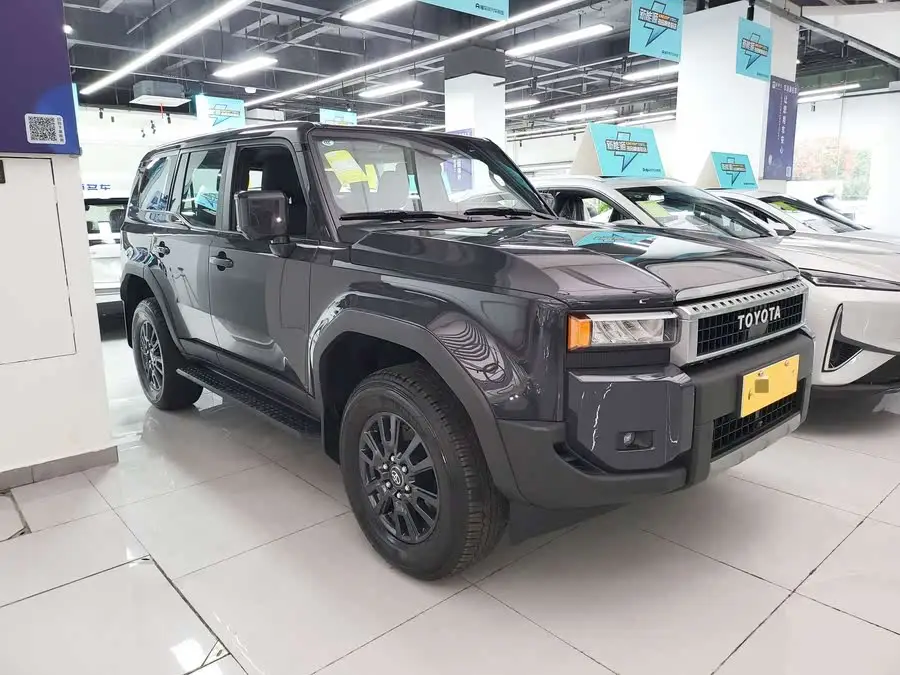 برادو 2024 2.4T النسخة الشاملة TX 5 مقاعد