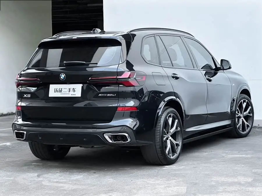 بي إم دبليو X5 2023 xDrive 30Li فئة M الرياضية الفاخرة مع حزمة الليل