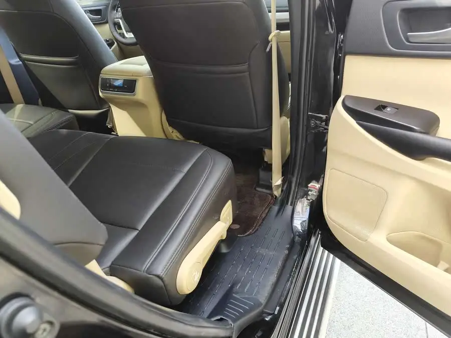 هايلاندر 2018 2.0T نسخة النخبة ذات الدفع الثنائي 7 مقاعد المستوى السادس